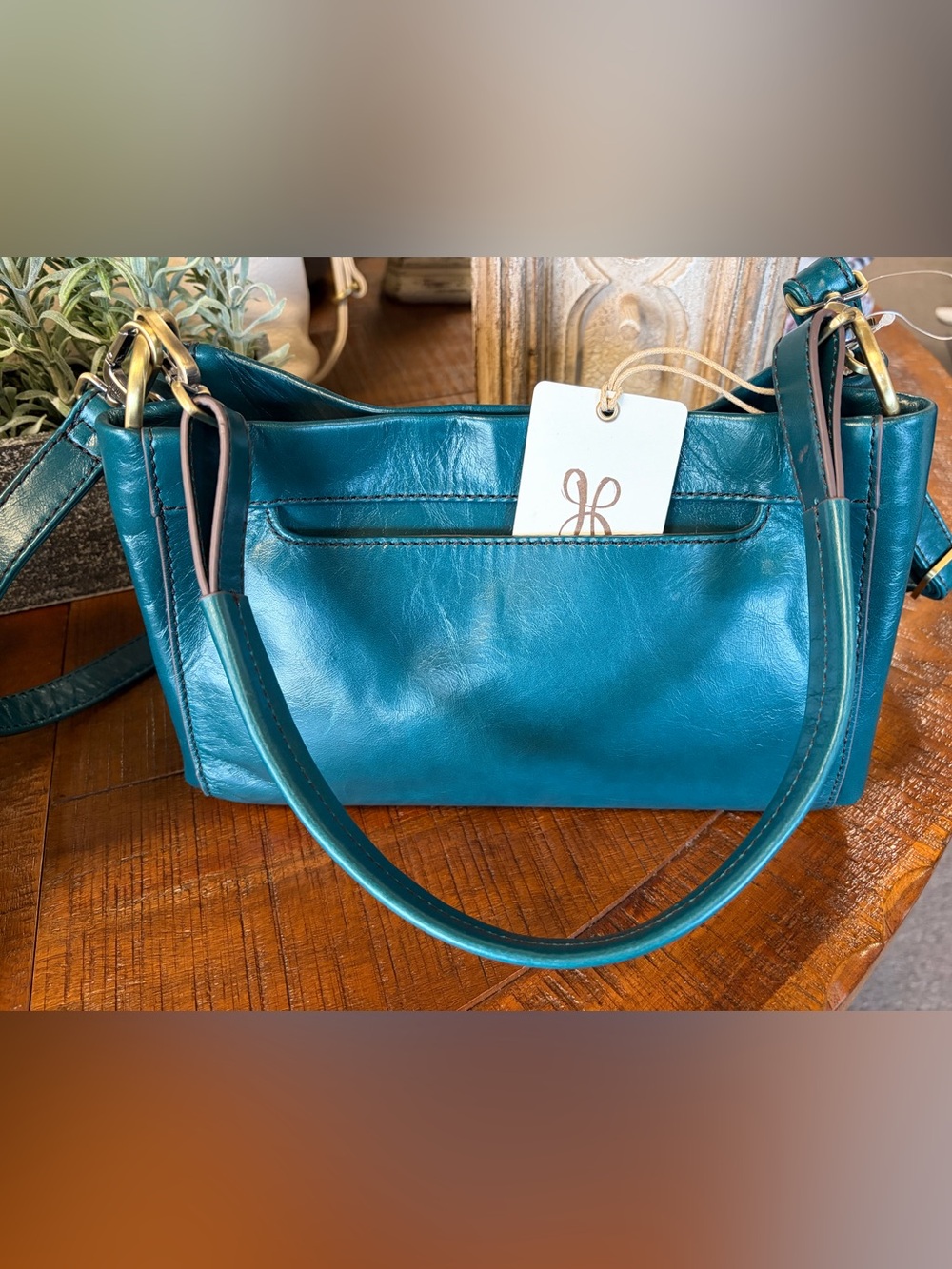 Hobo Leather Seneca Shoulder Crossbody